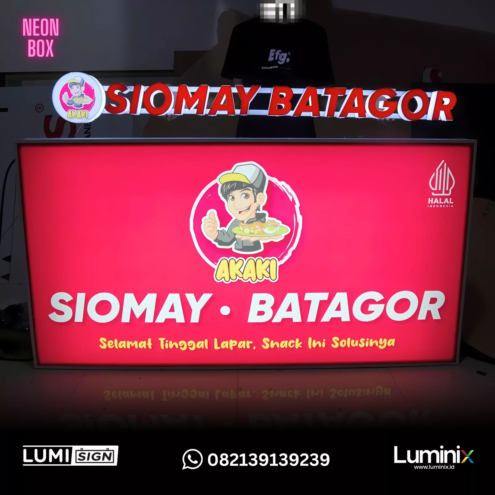 Neon box custom Luminix menyala di depan toko