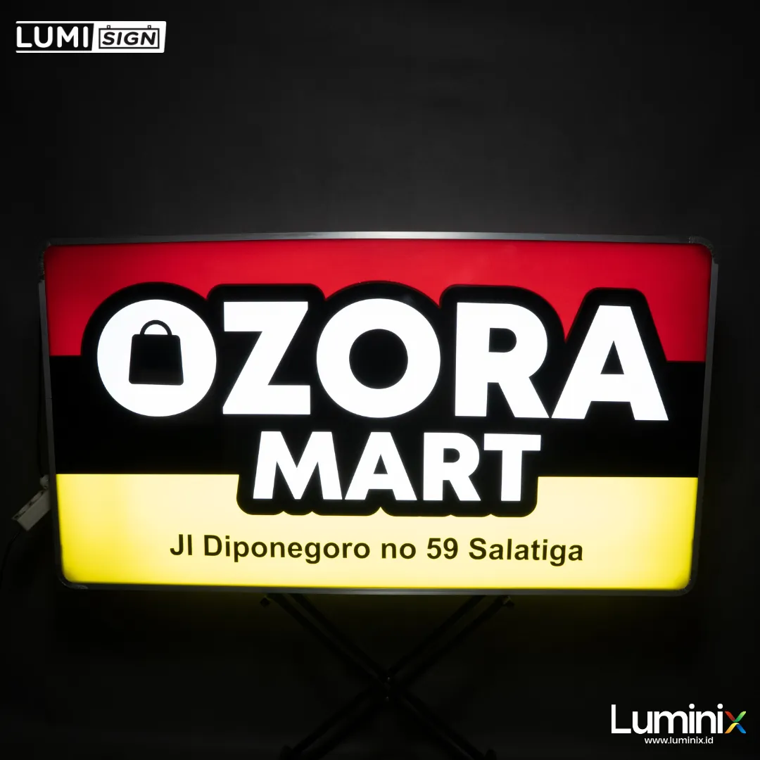 Huruf timbul OZORA MART menyala